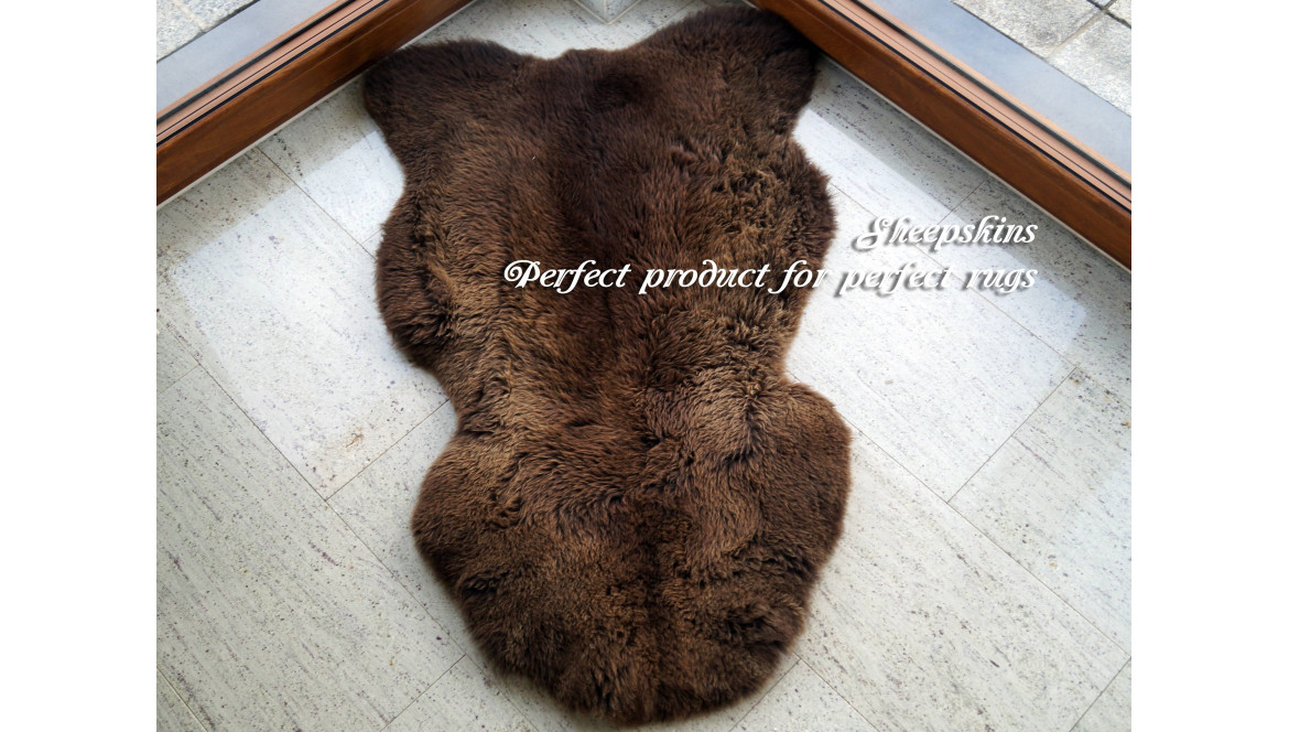 PEAU DE MOUTON - TAPIS POUR LA DÉCORATION DES SOLS